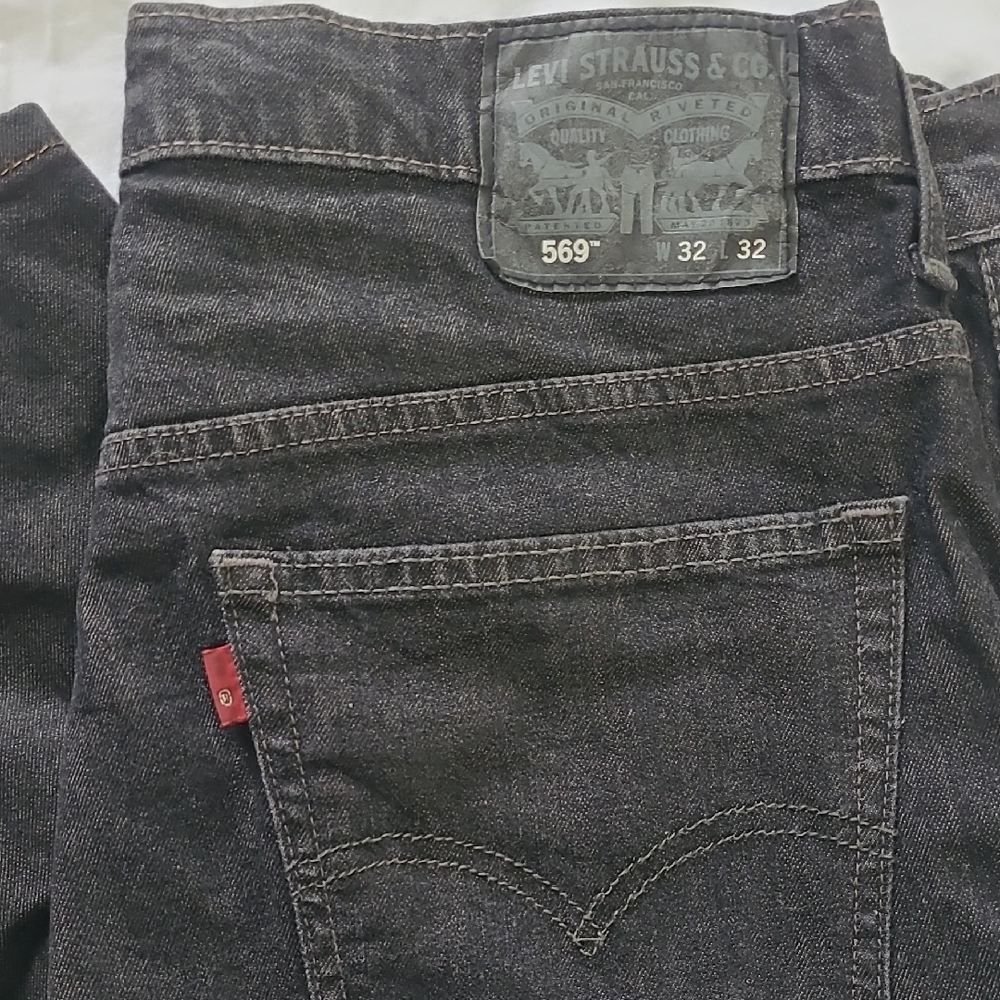 Levi's Men's Dark Gray Relaxed Jeans